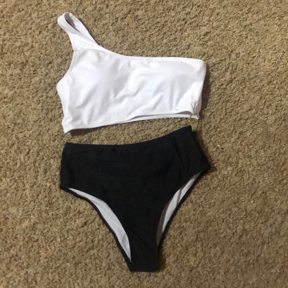 Swim suit